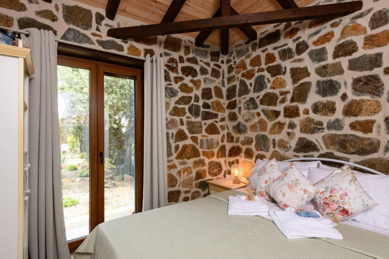 Villa Eleni'S Stone House Skala Potamia  Exterior foto